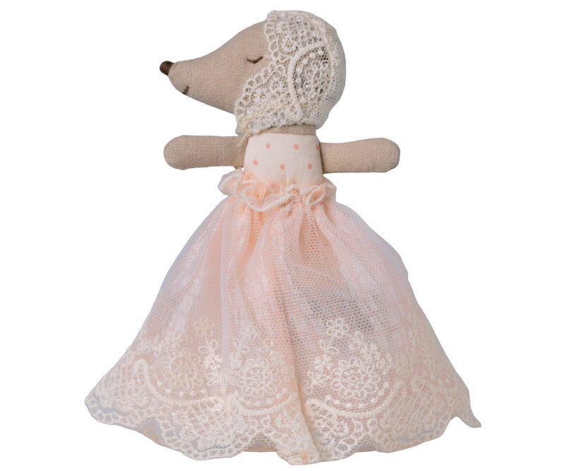 Baby mouse in gown - Powder