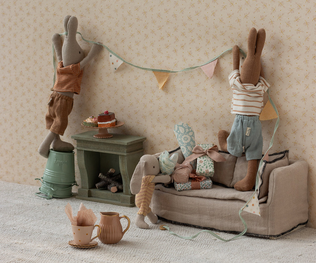 Garland, Miniature