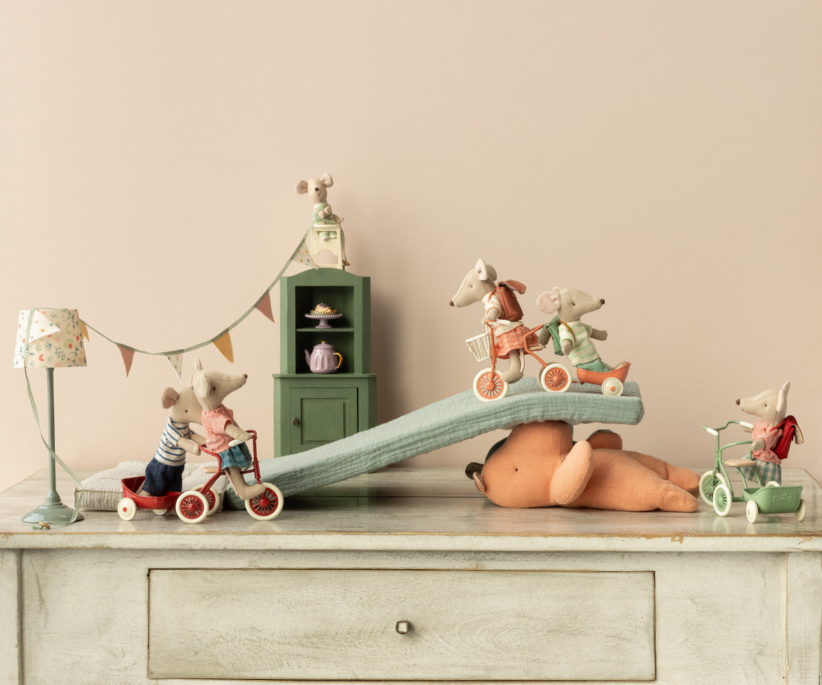 Big Sister, Tricycle Mouse,  - Coral