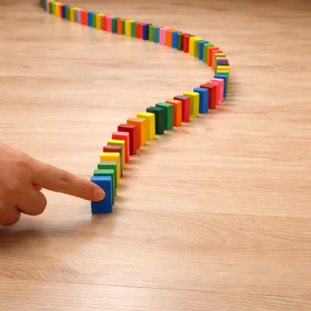 Domino Train Toy Set, Lays Dominoes Automatically – view 7