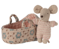 Baby mouse in carry cot - Rose