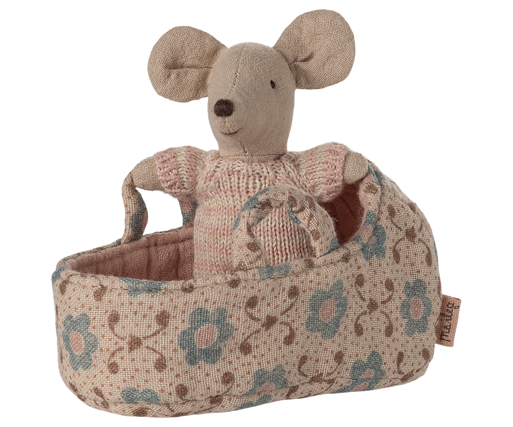 Baby mouse in carry cot - Rose