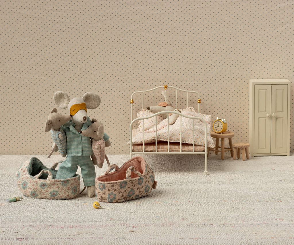 Baby mouse in carry cot - Blue