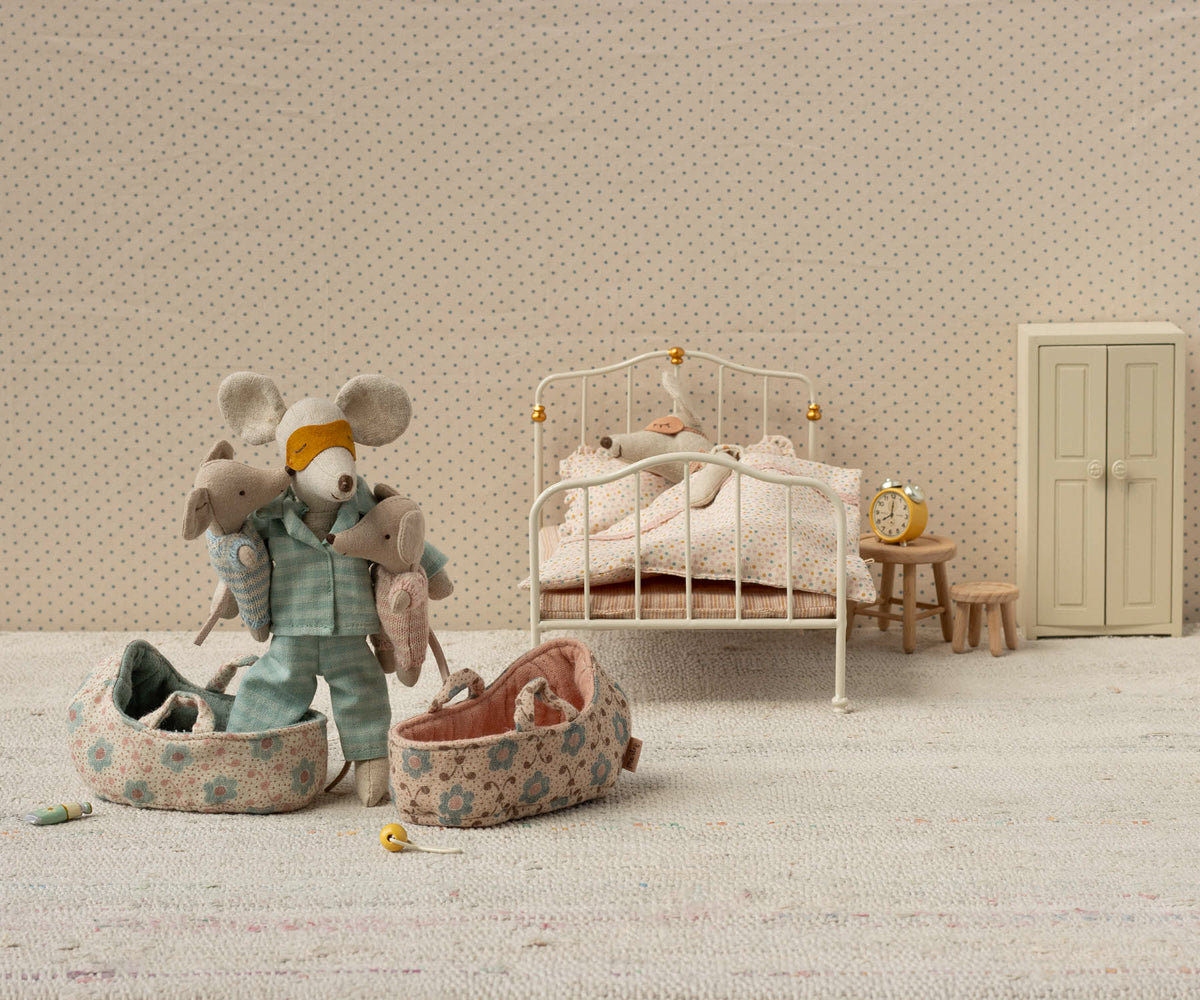 Baby mouse in carry cot - Blue