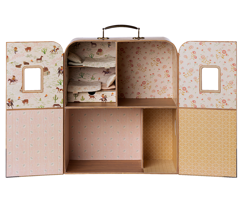 SuitCasa Mouse House