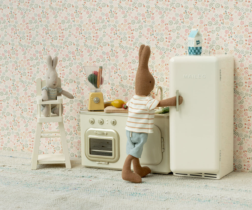 High Chair, Micro
