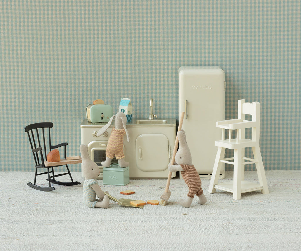 Kitchen, Miniature