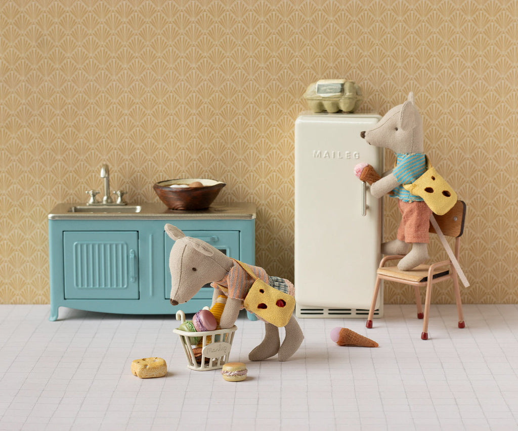Tricycle Basket, Mouse