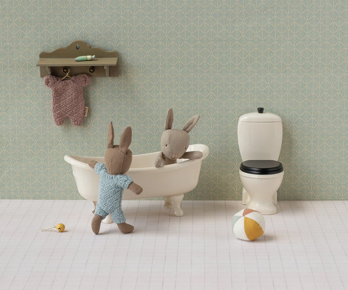 Miniature toilet
