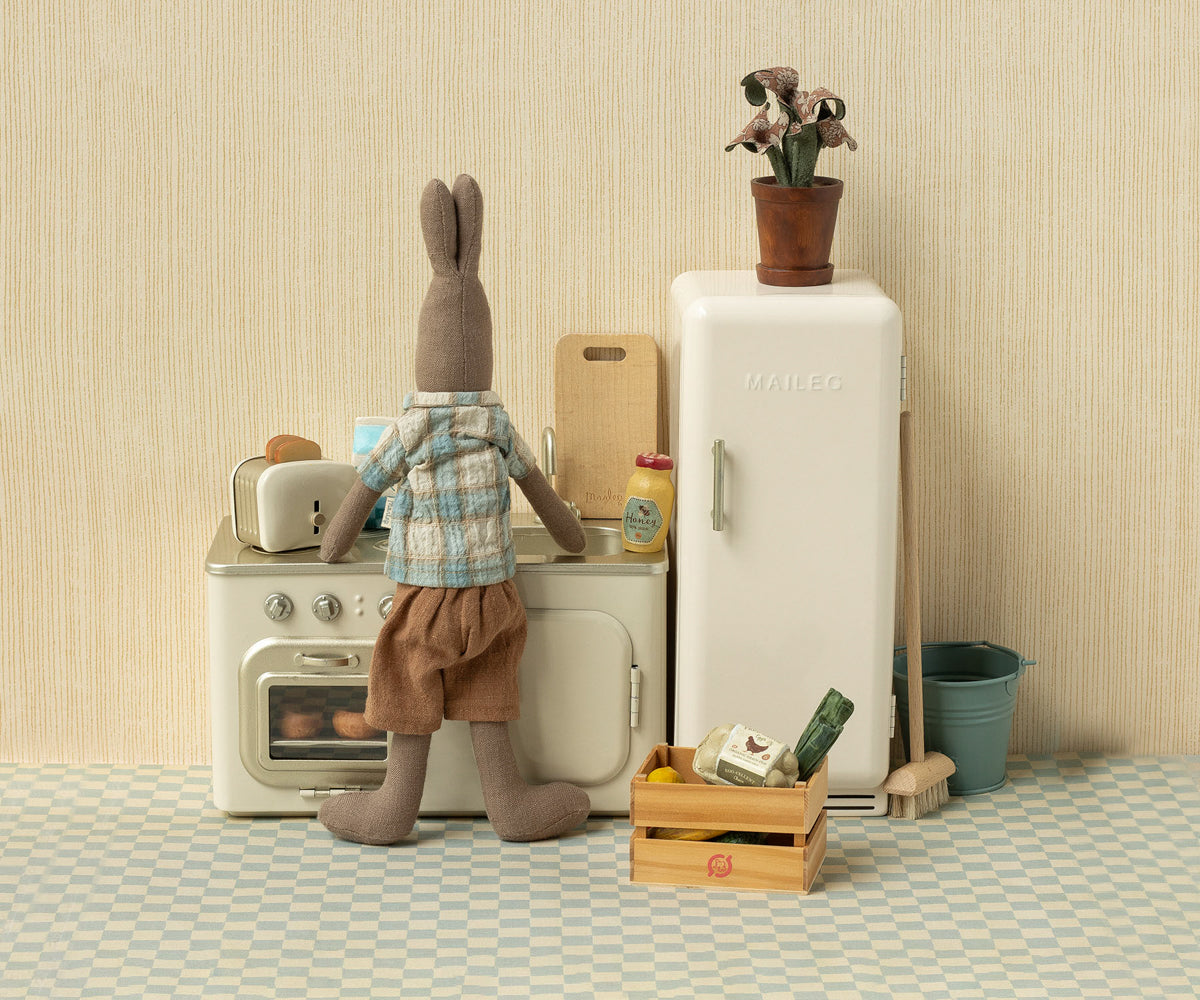 Miniature Toaster & Bread, Off-white